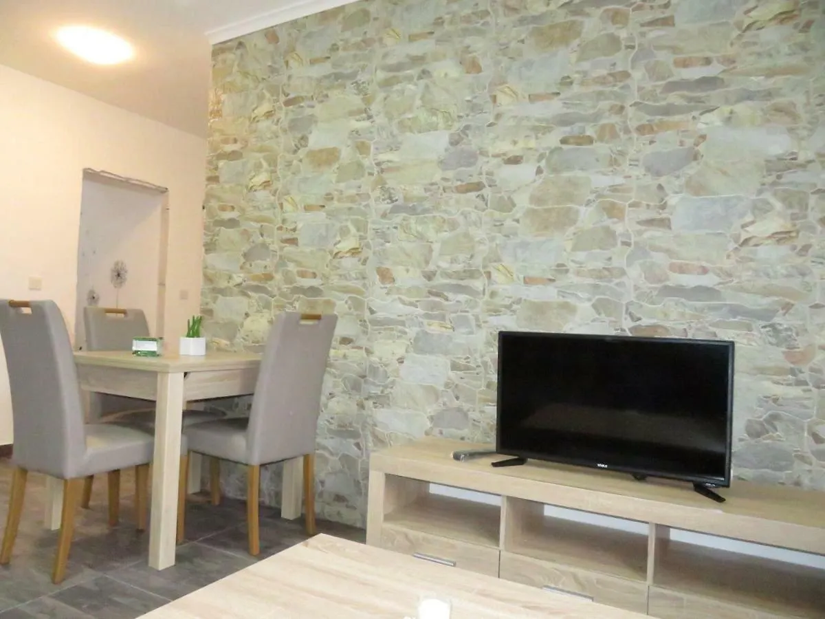 Apartments La Bombonera Starigrad Paklenica 0*,  Kroatië