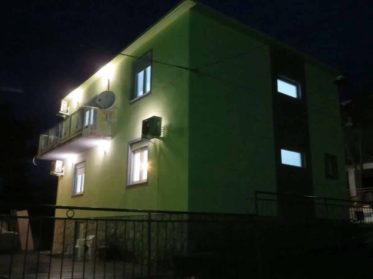 Apartments La Bombonera Starigrad Paklenica Kroatië