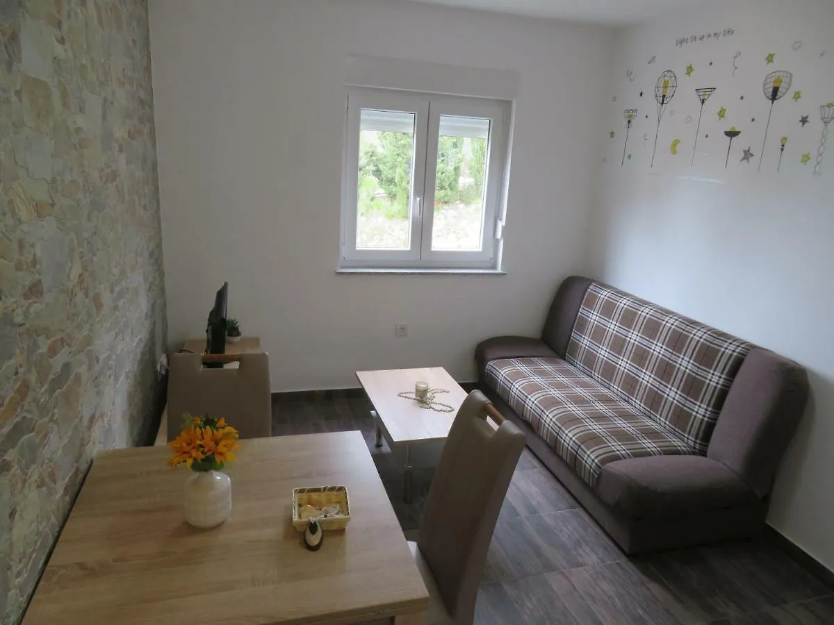 Apartments La Bombonera Starigrad Paklenica Kroatië