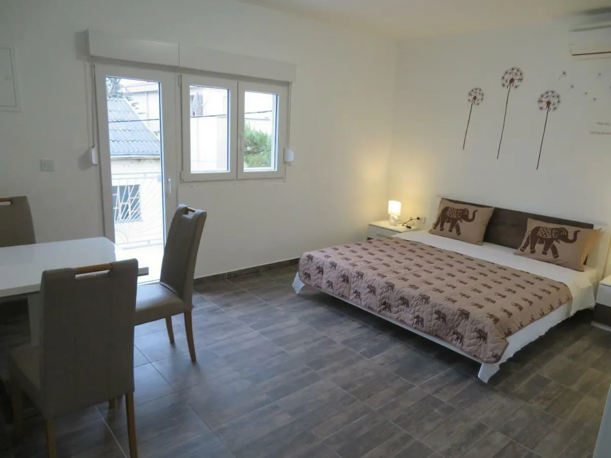 Apartments La Bombonera Starigrad Paklenica Croatia