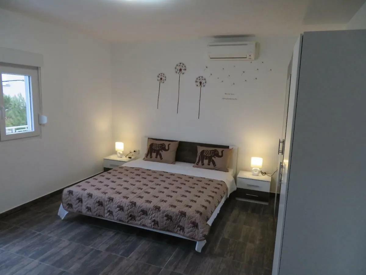 Apartments La Bombonera Starigrad Paklenica Croatia